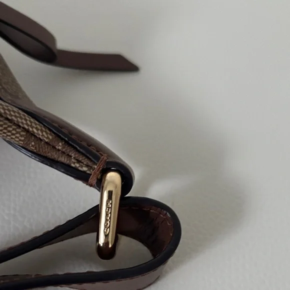 Coach Monogram Crossbody/Fanny pack or waist bag, adjustable strap. New With Tag - Picture 15 of 17